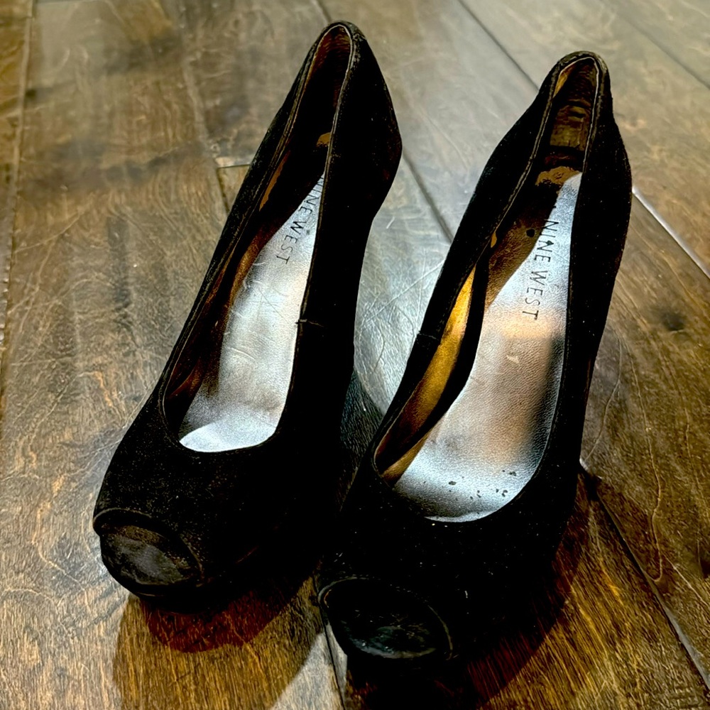 Nine West platform peep toe wedge heel black suede size 5